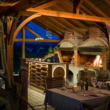 度假居 Glamping Mountain Fairy Tale