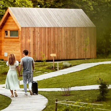 Glamping Mountain Fairy Tale Vakantiehuis Bistrica pri Trzicu