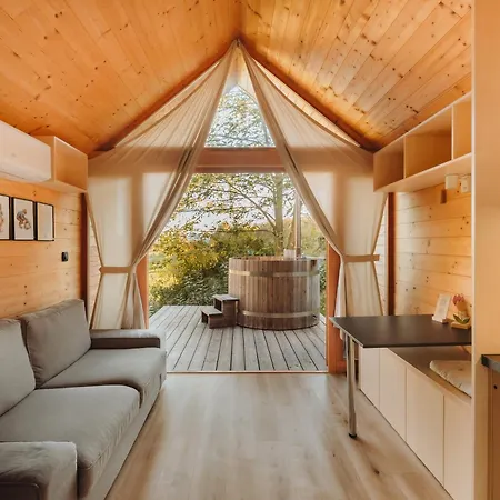 別荘 Glamping Mountain Fairy Tale Bistrica pri Tržiču
