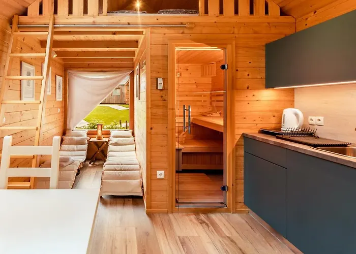 Glamping Mountain Fairy Tale * Bistrica pri Trzicu