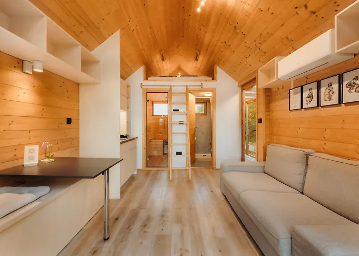 Glamping Mountain Fairy Tale * Bistrica pri Trzicu