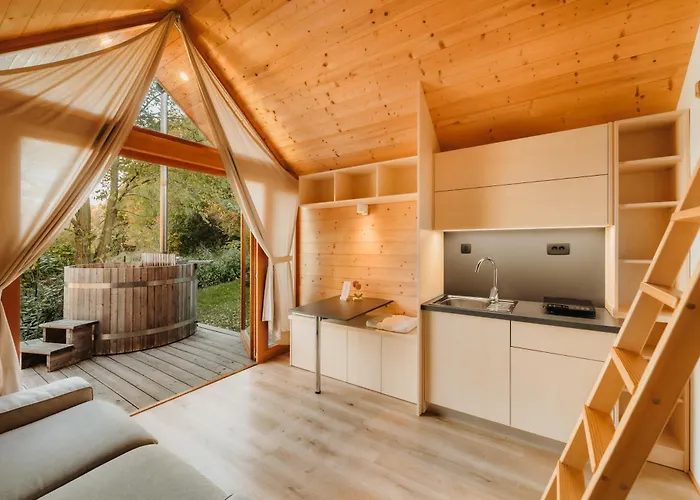 Glamping Mountain Fairy Tale * Bistrica pri Trzicu